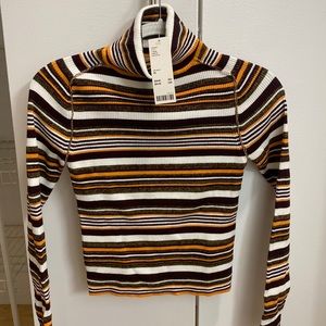 URBAN OUTFITTERS FITTED TURTLENECK SWEATER. Brand new (w/ tags). Size: XS.